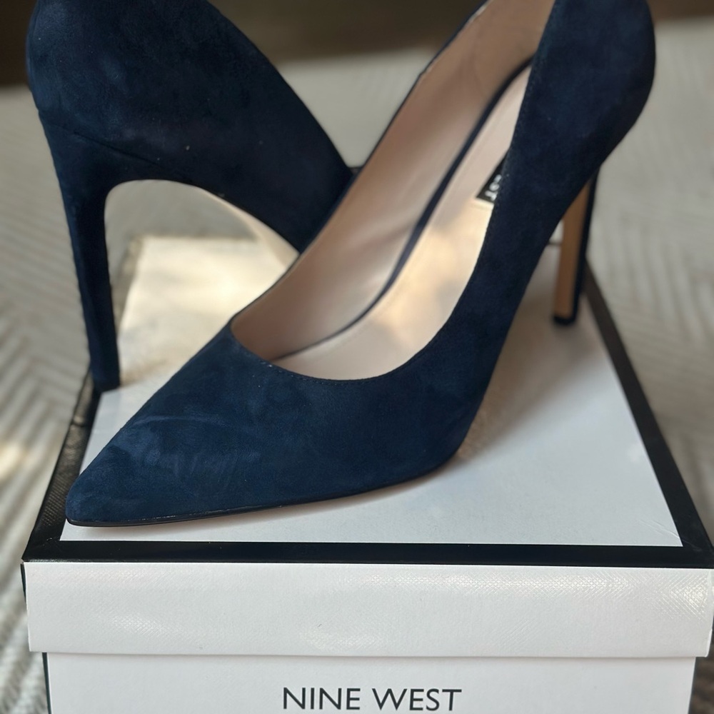 Nine West Women's Dark Blue Suede Heels size 12